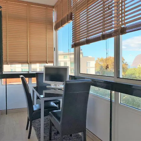 Charming With Pool * فونشال