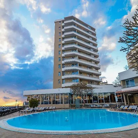 Charming With Pool Апартаменты Фуншал