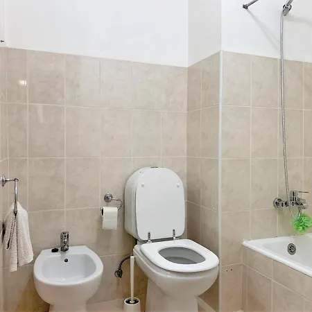 Διαμέρισμα Charming With Pool